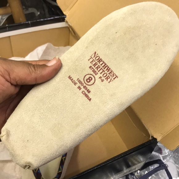 Northwest Territory comfort feet slippers - Picture 2 of 5